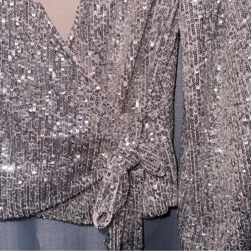 Willow & Root - Silver Sequence Top. - image 3